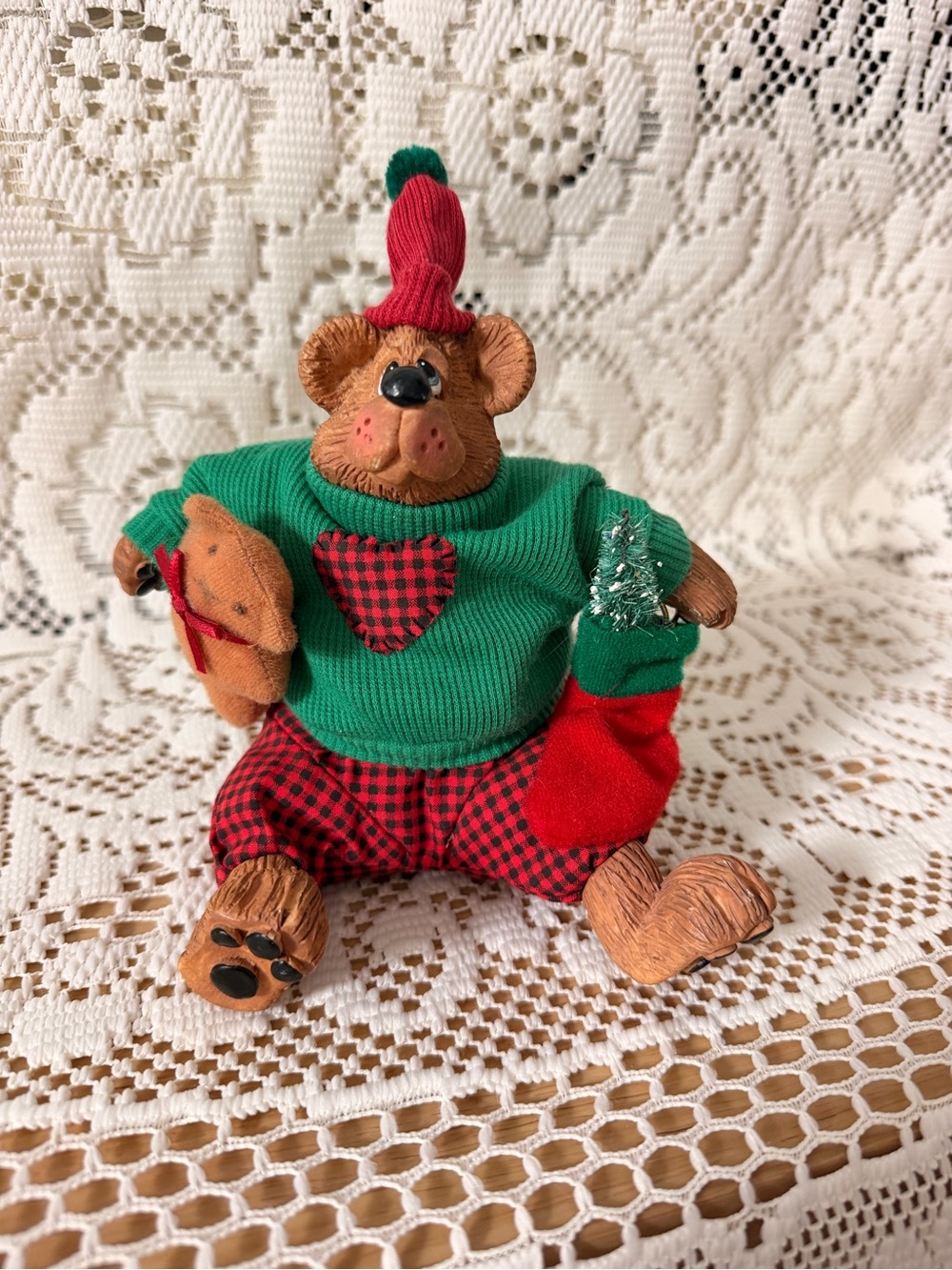 Vintage Russ Berrie "Christmas Country Folks" Grizzmas shelf sitter figurine